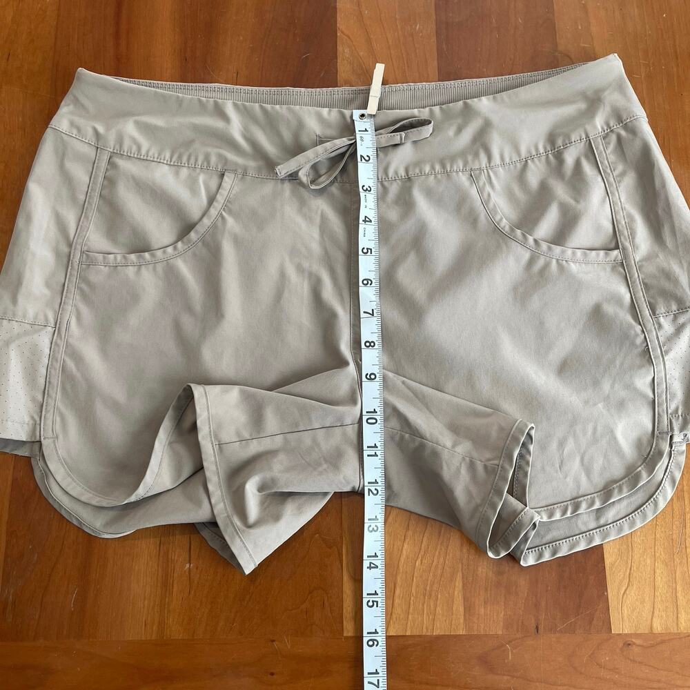 Magellan Outdoors Fish Gear Shorts XL Water Repellent Fishing Athletic Beige - Picture 6 of 10